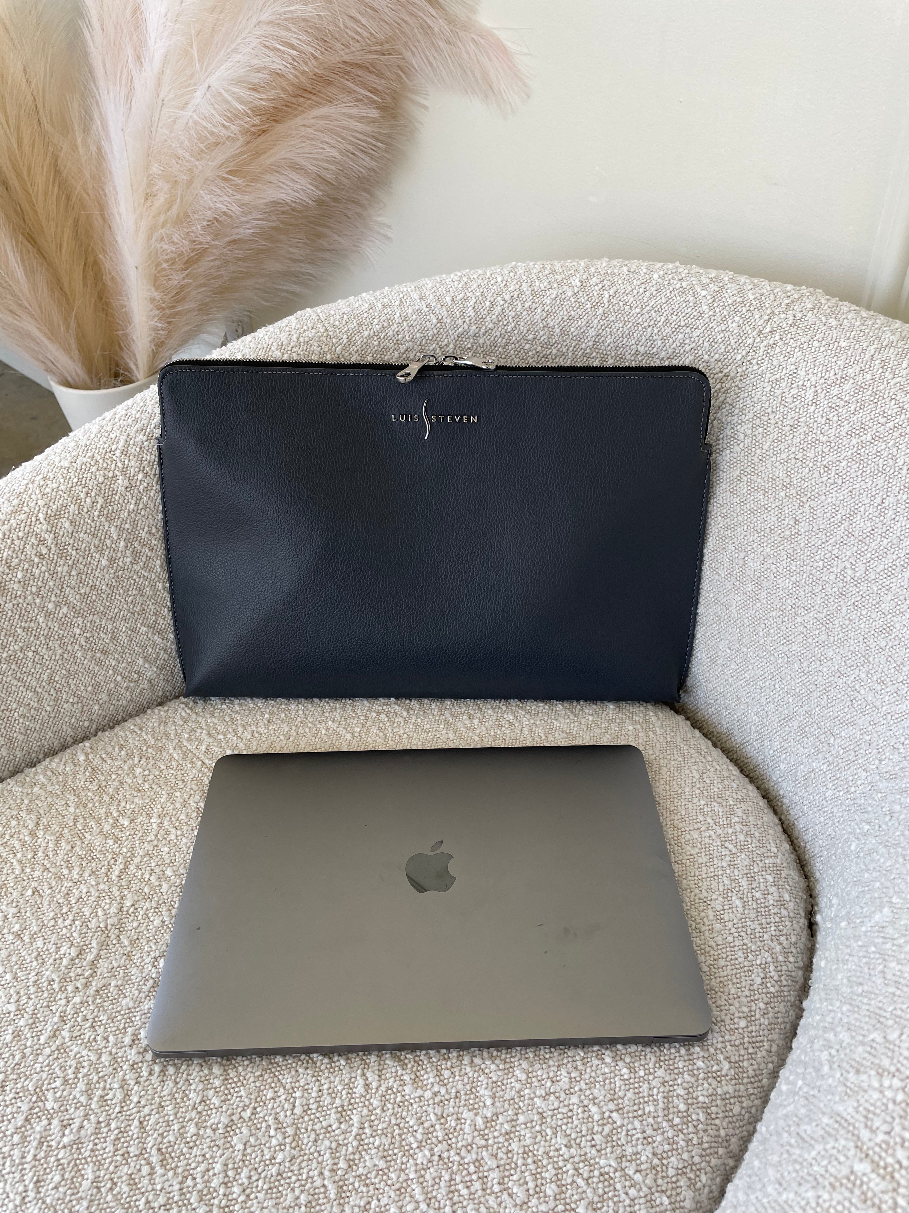 Large Laptop Sleeve - Blue Pebble