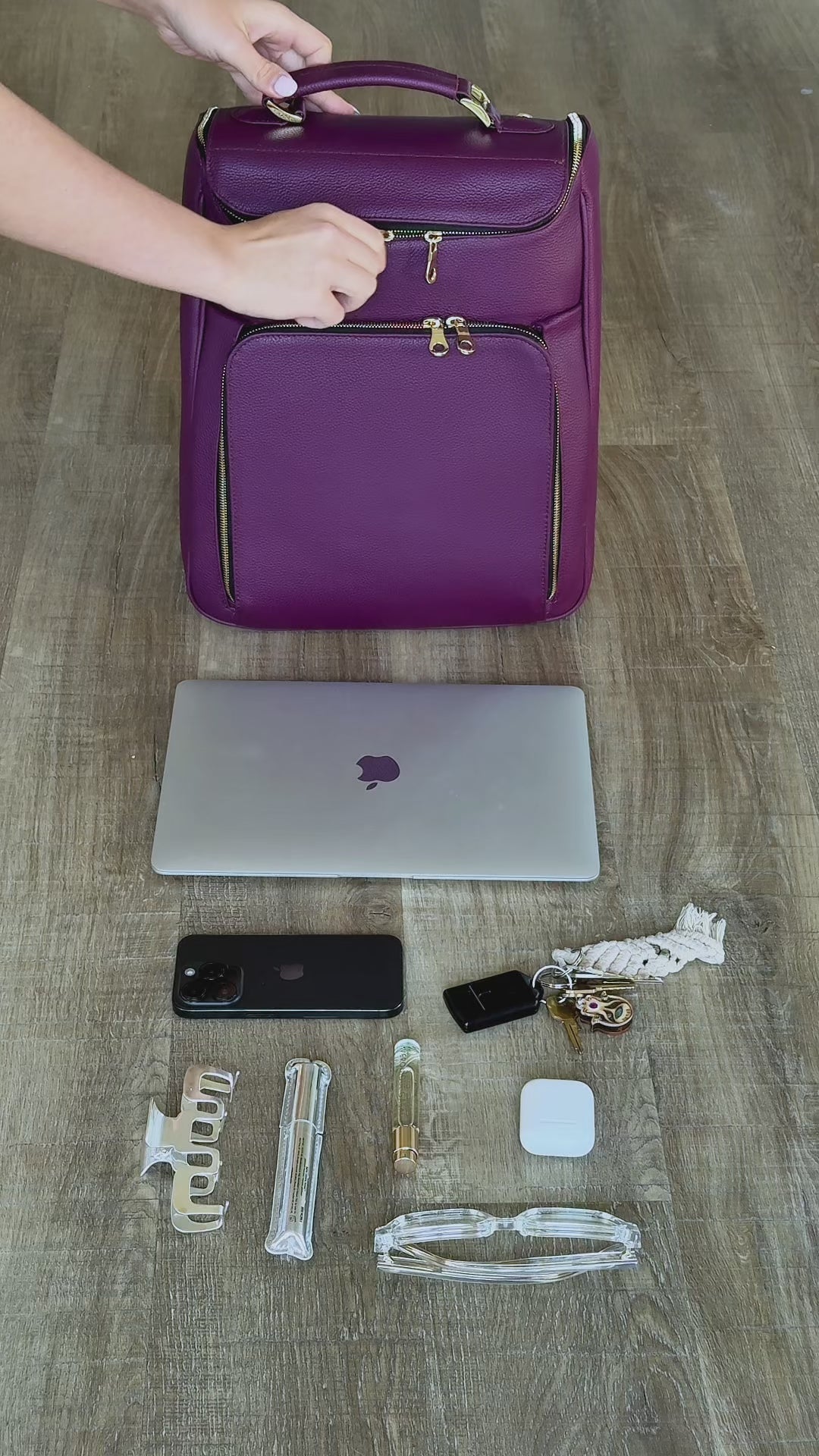 4. What fits in the backpack (1).MOV