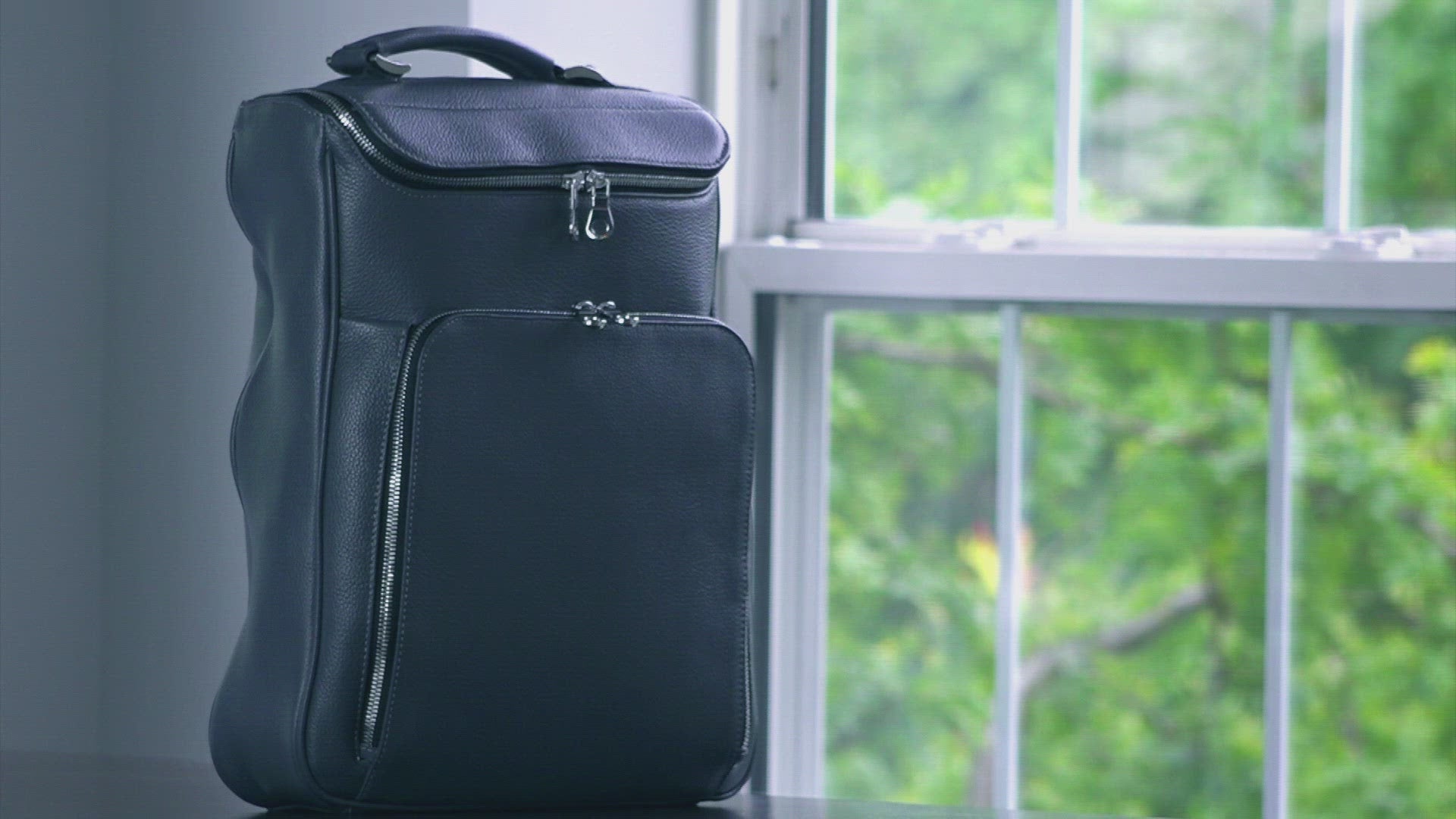 Medium Laptop Pack - Green Pebble